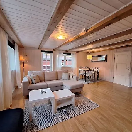 Koselig Hus I Stryn